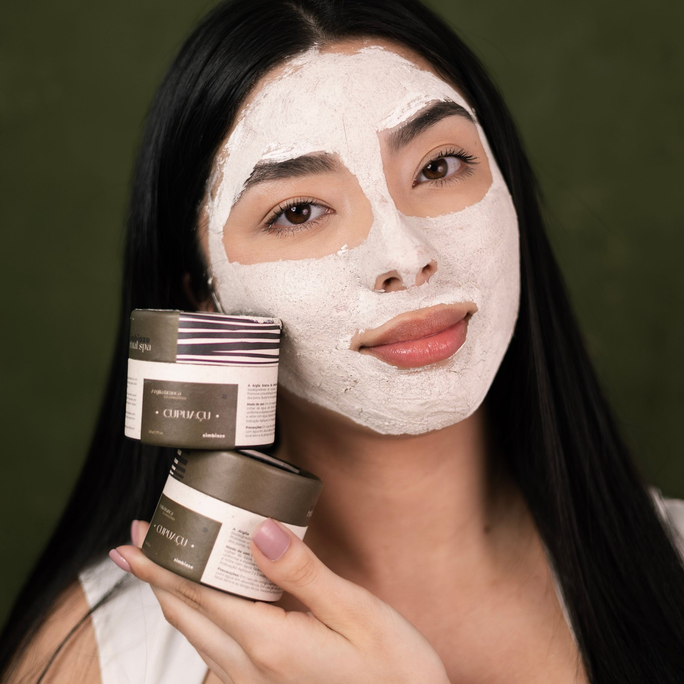 מסכת חימר לבן בשילוב קוֹפּוּאָסוּ